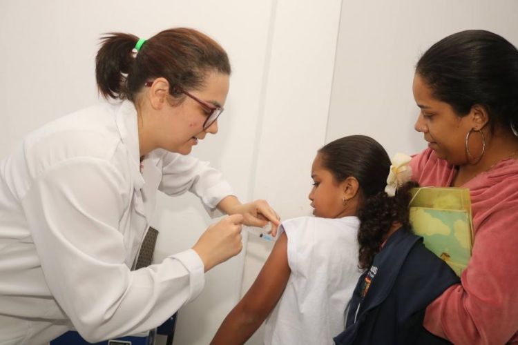 Santos inicia vacinação de crianças contra a dengue na quarta-feira